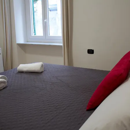 H2ome Lagaccio 4 Rooms, 2 Bathrooms, Ac, Near Principe Station Génova